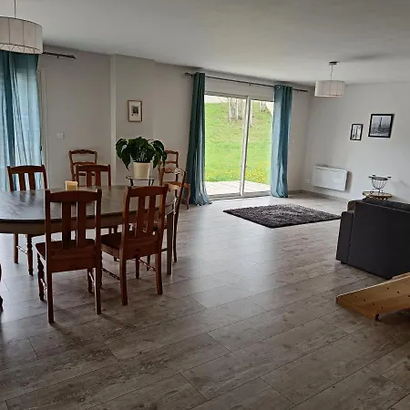 Gite Dans Les Pyrenees Holiday home Camurac